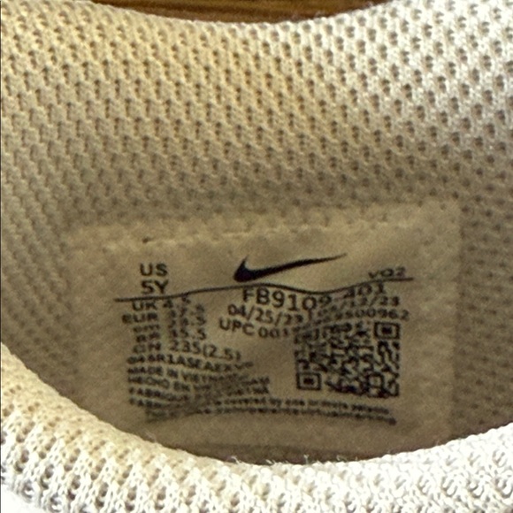 Nike Kids Dunk Low Sneakers size 5 - Picture 9 of 9